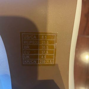 White brandnew Mules 7,5